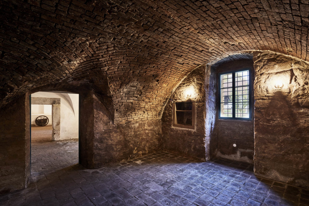 Na začátku byla potřeba manželů Prouzových zachránit nějakou památku a udělat si architektonickou realizaci podle sebe, ne podle pokynů investorů.