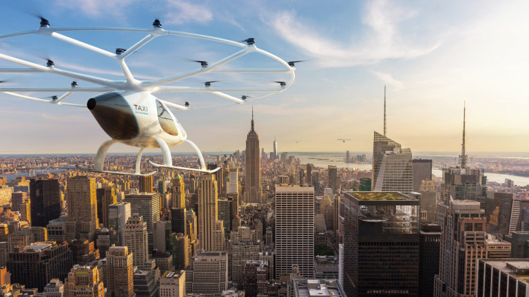 Dron VoloCity pro rozen dopravnch monost v nejvtch svtovch metropolch o leteckou taxislubu (animace stroje nad New Yorkem)