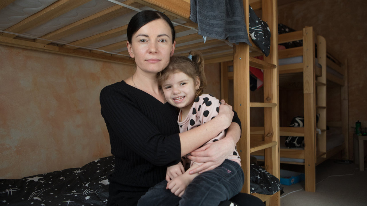 Julia Hetman, dcera Mari, ukrajinsk rodina, uprchlci, Ukrajinci, Lny u Daic, 1. 3. 2022