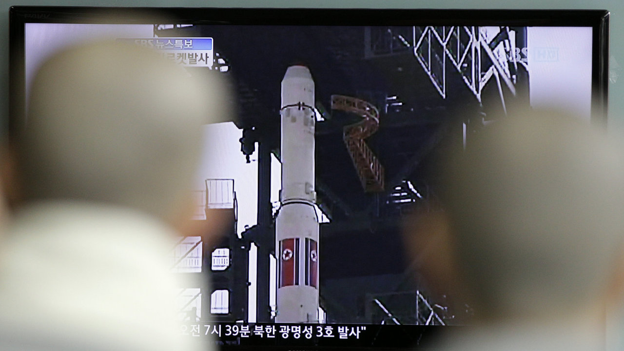 Start rakety Unha-3 s naptm pozorovali obyvatel Soulu