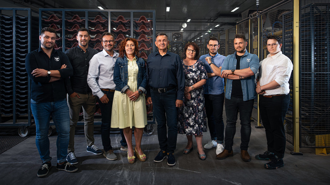 Spolenost Betonpres zaloil Eduard Ponec (uprosted) se svm bratrem Miroslavem (tet zleva).