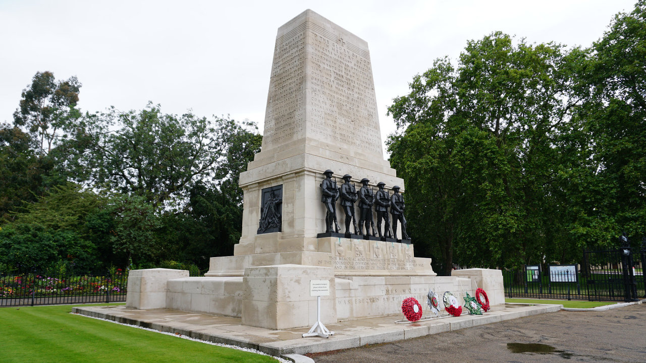 Lond�nsk� pomn�k k uct�n� pam�tky p��slu�n�k� divize Guards, kte�� padli v prvn� sv�tov� v�lce.