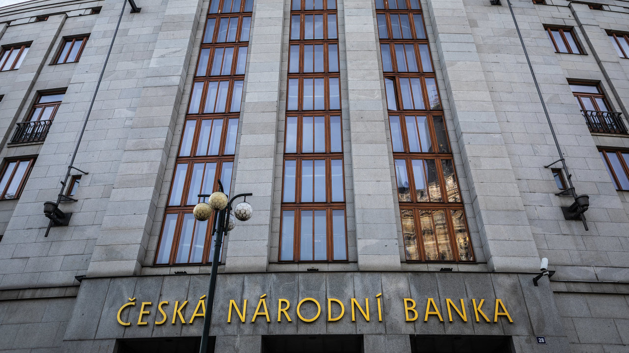 Česká národní banka (ČNB), ilustrační foto, budova, logo. Praha, 5. 5. 2025....