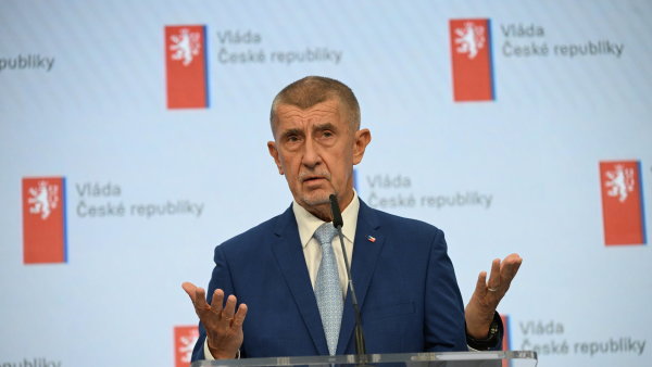 Andrej Babi� vysv�tluje rozhodnut� o slo�en� delegace pro summit NATO
