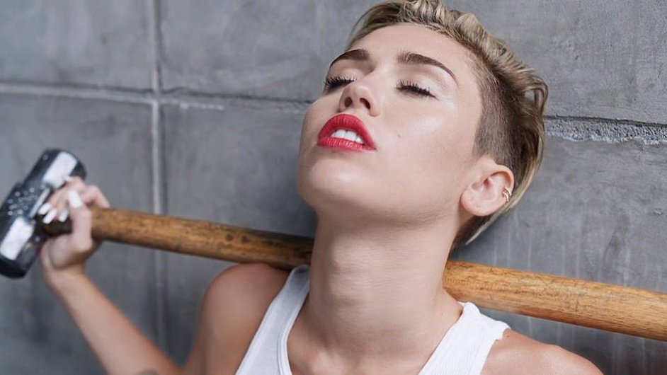Miley Cyrus vsadila na emeslo