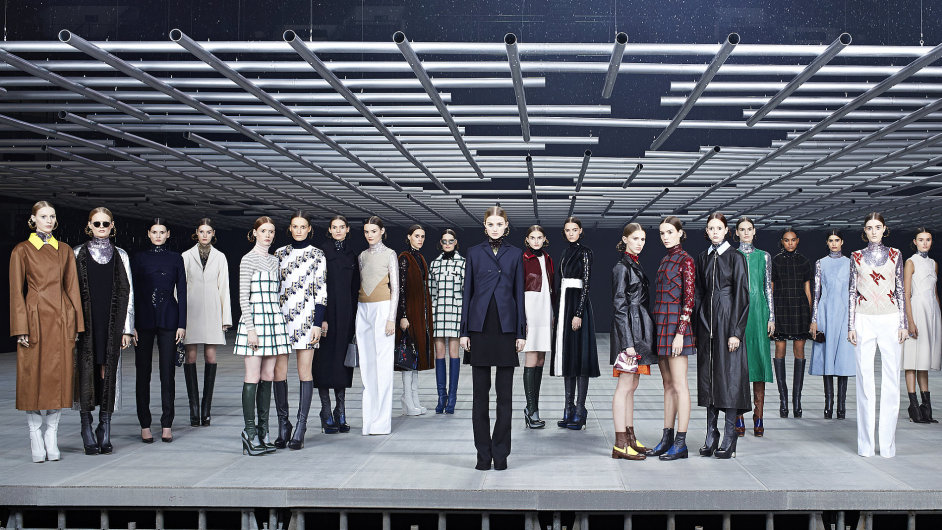Znakov dm pedstavil pre-podzimn kolekci Esprit Dior Tokyo 2015.
