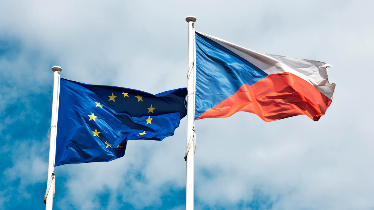 Pod záminkou EU Česko přitvrzuje ve výběru daní.