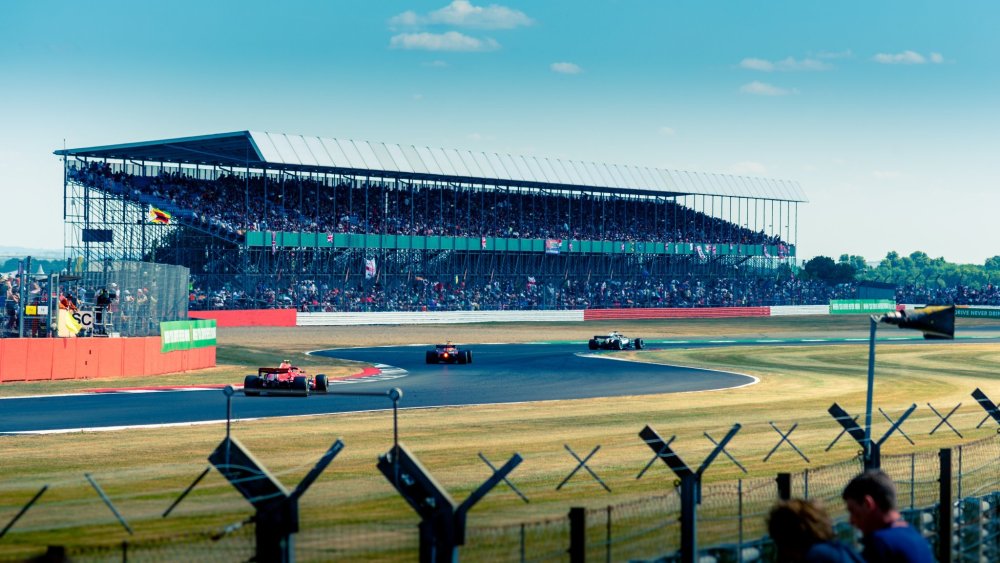 Jezdec F1 musí při brzdění čelit přetížení až 6,7G.