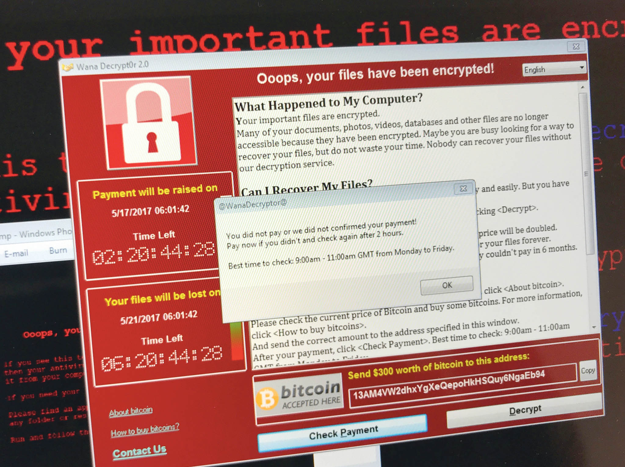 Taková obrazovka vítala uživatele počítače s operačním systémem Microsoft Windows, který byl napaden ransomwarem WannaCry. Výsledkem byla zašifrovaná data na pevném disku. Za dešifrování útočníci žádali platbu v bitcoinech.