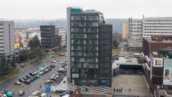 Penta posiluje svou pozici na Praze 4. Společně s DBK koupila i budovy České spořitelny