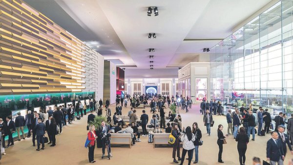 V Ženevě odstartoval prestižní hodinářský veletrh Watches & Wonders. Mezi letošními novinkami vévodí zlato, skeletony, nádech vintage i menší velikosti