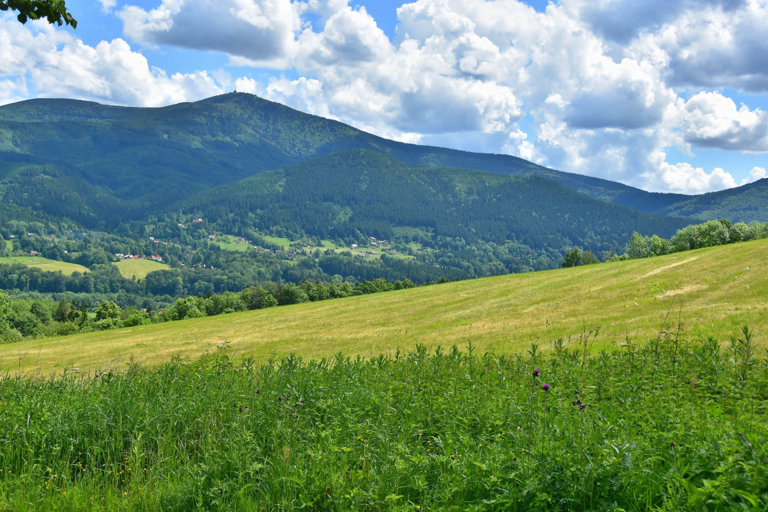 Ostravice – Pohled na Lysou horu (Foto: Petr Žižka) Ostravice – Pohled na Lysou horu