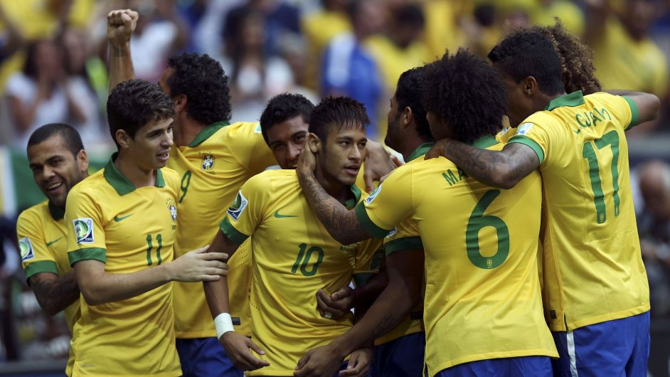 Brazilci gratuluj Neymarovi k brance do st Japonska