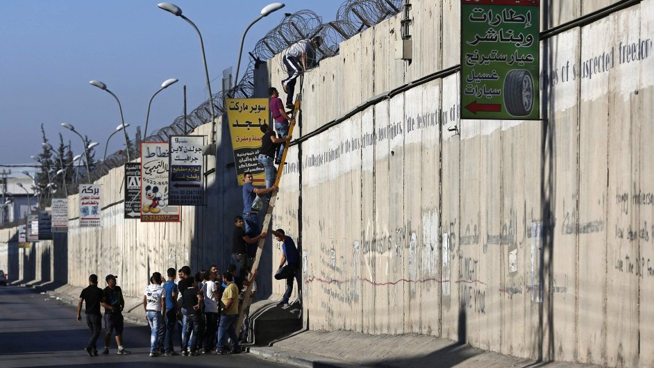 Ze ve mst Al-Ram na zpadnm behu Jordnu brnc vstupu Palestinc do Jeruzalma