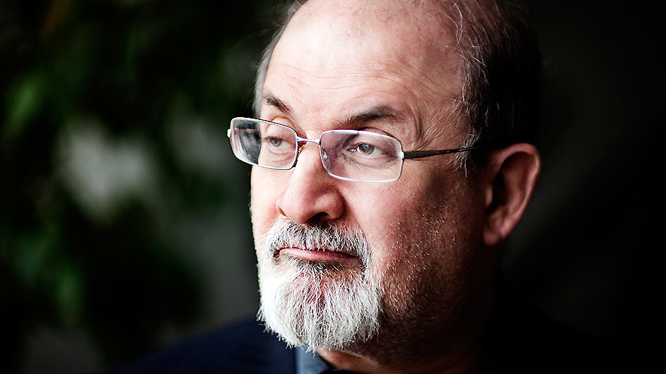 Salman Rushdie letos v červnu oslavil 67. narozeniny.