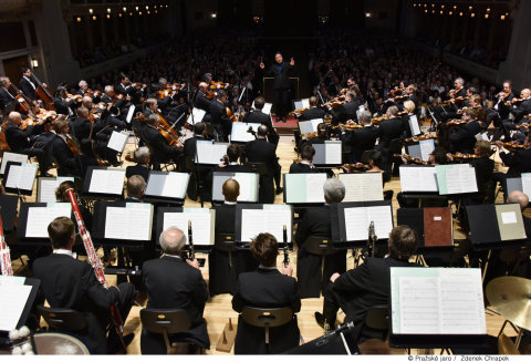Snímek ze čtvrtečního vystoupení České filharmonie s Lukášem Vondráčkem na Pražském jaru.