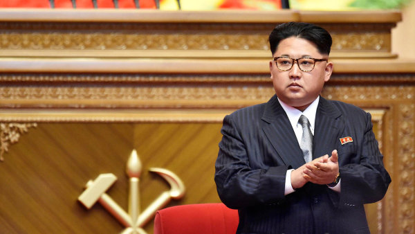 Severní Korea pohrozila, že do poloviny srpna připraví plán pro raketový útok na americký ostrov Guam.