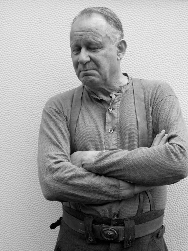 Známý švédský herec Stellan Skarsgård o natáčení v Česku, výchově svých sedmi synů a tom, proč chce mermomocí mluvit, byť by v rámci této rubriky měl vlastně mlčet.