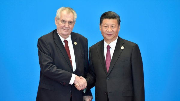 Prezident Miloš Zeman je jedním z propagátorů těsné spolupráce s Čínou a jejím byznysem (na snímku s čínským prezidentem Si Ťin-pchingem. jarvis_59b97dc9498e27acbb1de220.jpeg