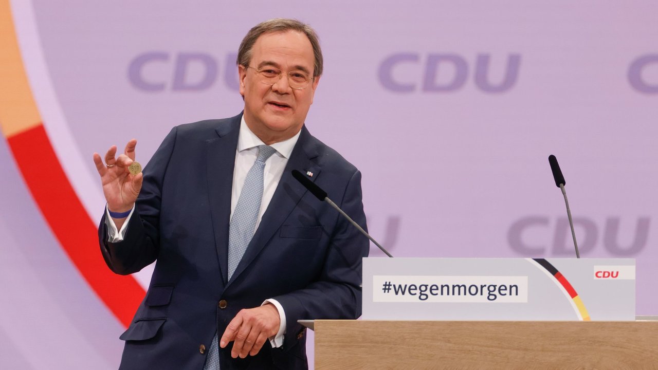 Nov zvolen pedseda CDU Armin Laschet pi svm kandidtskm projevu.