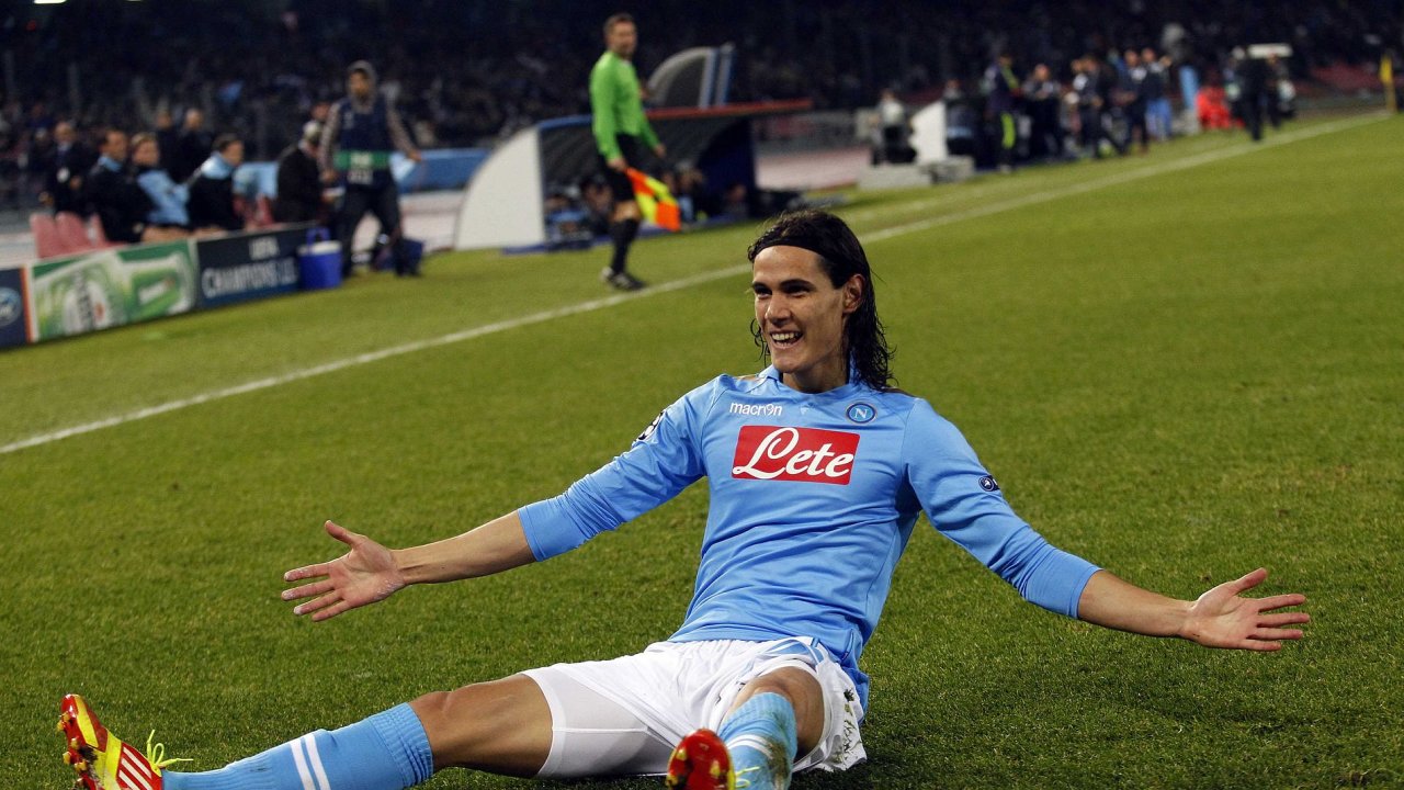 tonk Neapole Edinson Cavani zadil dvma gly vhru.