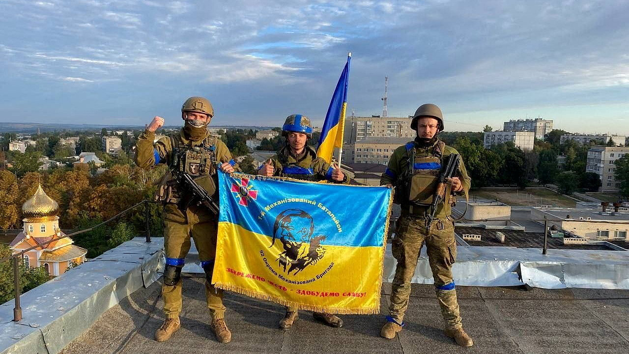 Ukrajina, Kupiansk, válka, vlajka
