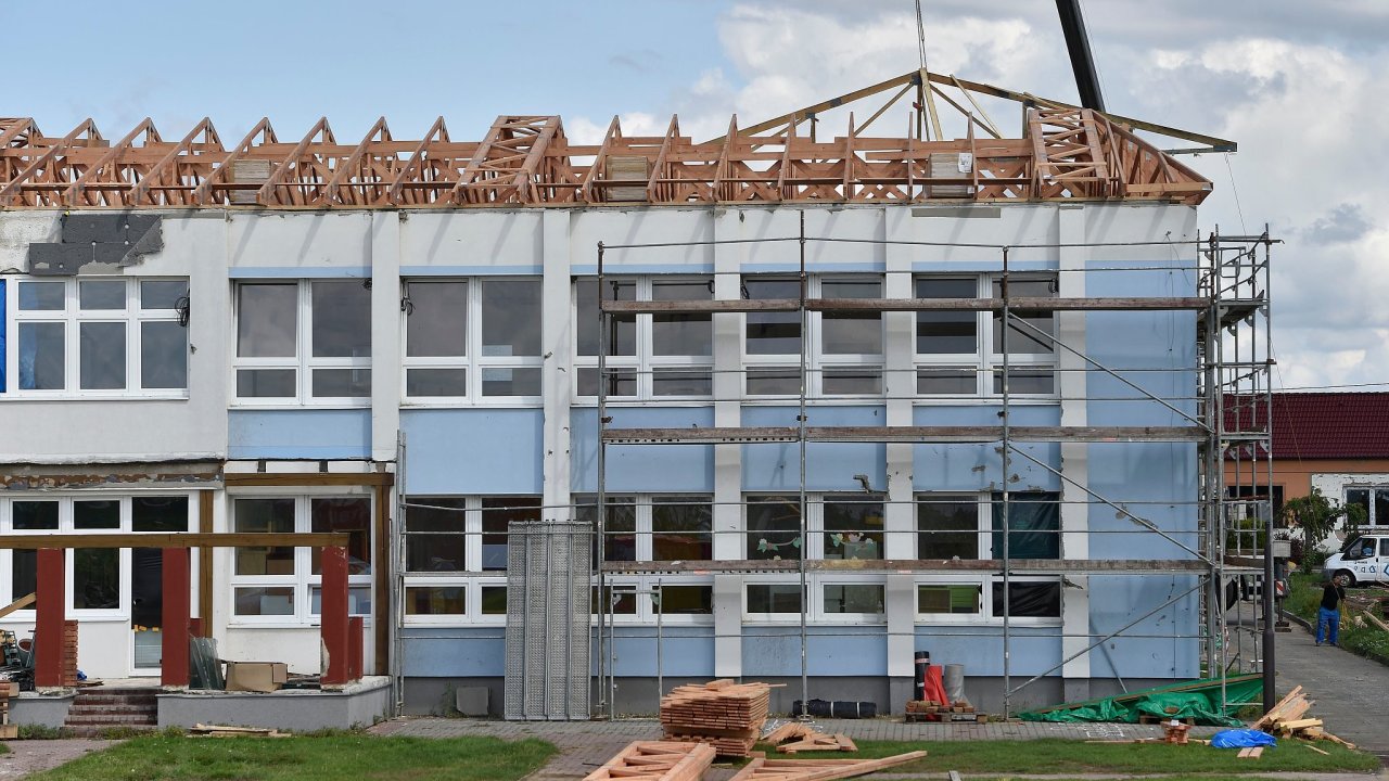 rekonstrukce školy, obec Hrušky