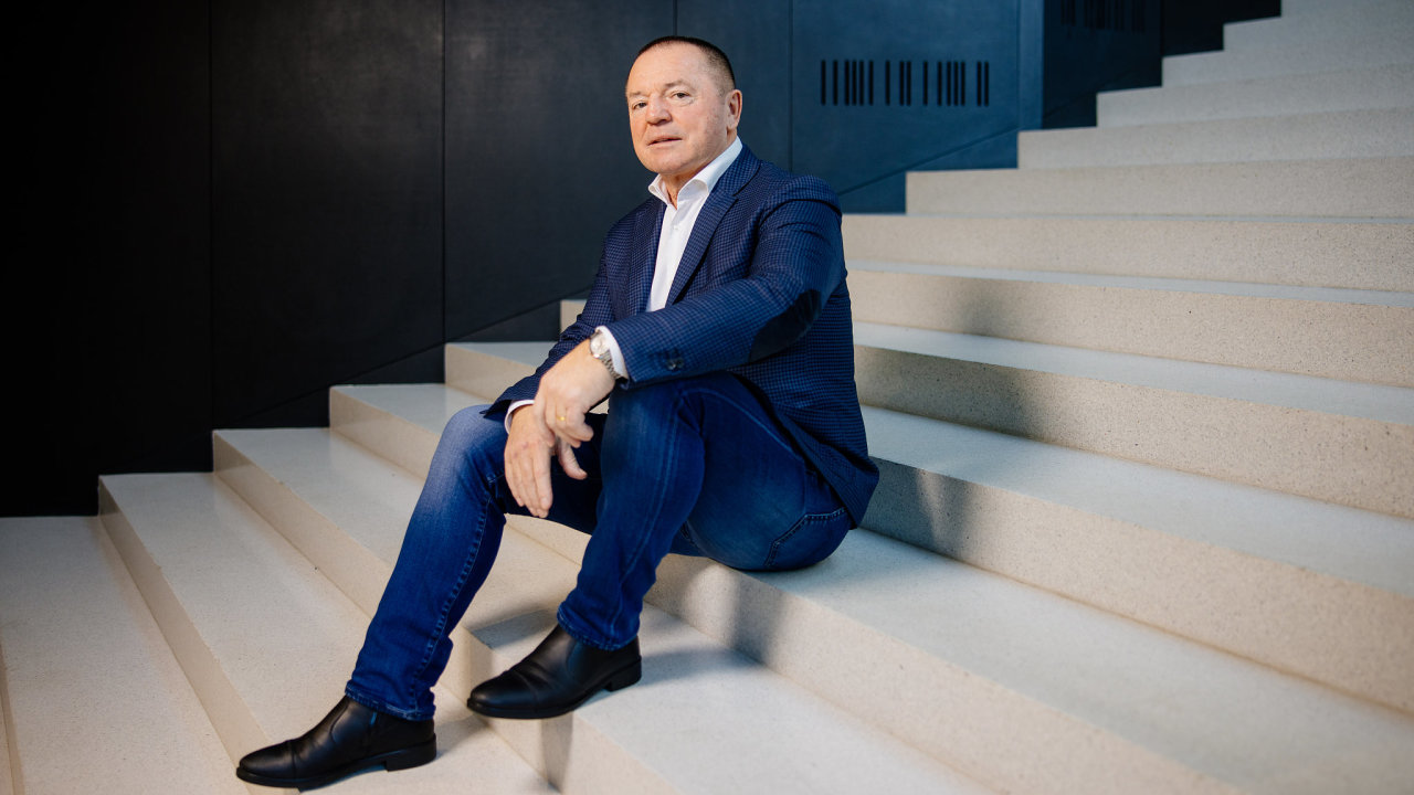 Podnikatel Franti�ek Fabi�ovic je majitelem b�eclavsk� Alca Group, kter� se zab�v� v�robou sanit�rn� techniky a potrubn�ch syst�m�.