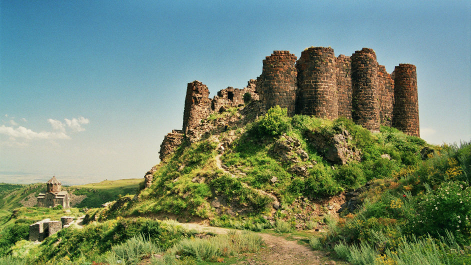 Amberd je nejlpe zachovalou stedovkou pevnost vArmnii.