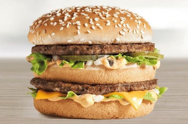 Nov&yacute; Big Mac Index: �esk&aacute; koruna je podhodnocen&aacute;, ukazuje porovn&aacute;n&iacute;