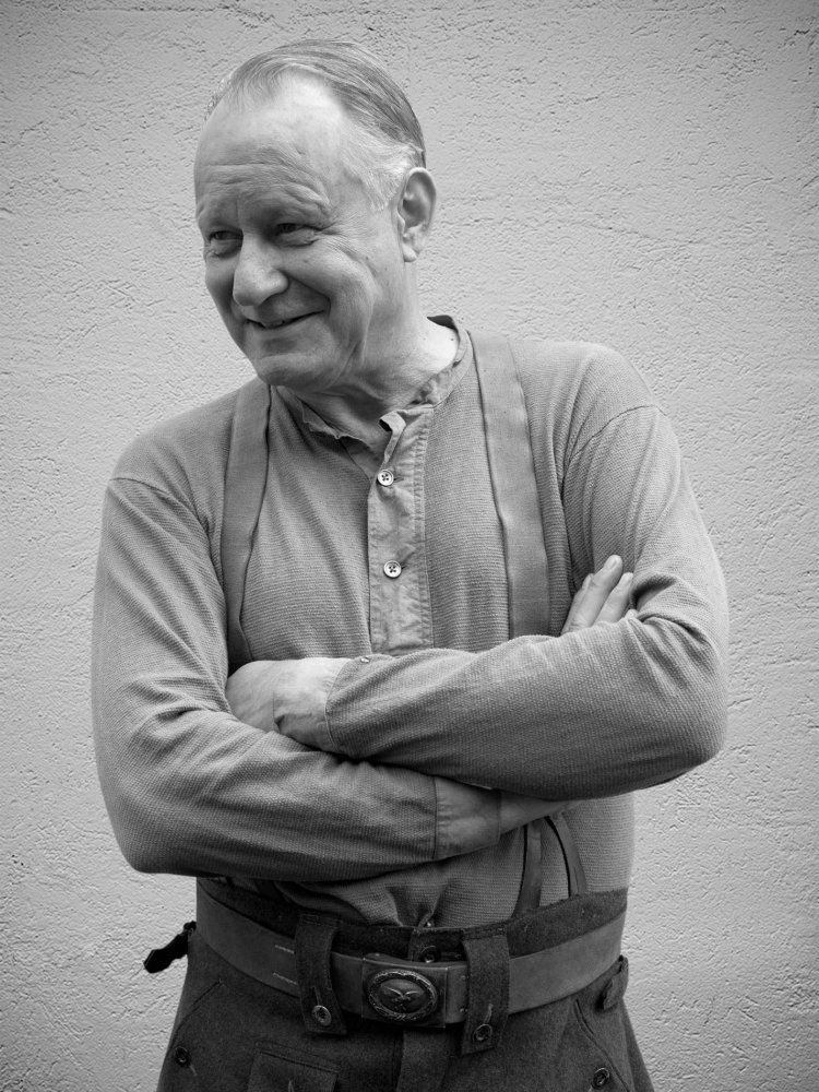 Známý švédský herec Stellan Skarsgård o natáčení v Česku, výchově svých sedmi synů a tom, proč chce mermomocí mluvit, byť by v rámci této rubriky měl vlastně mlčet.