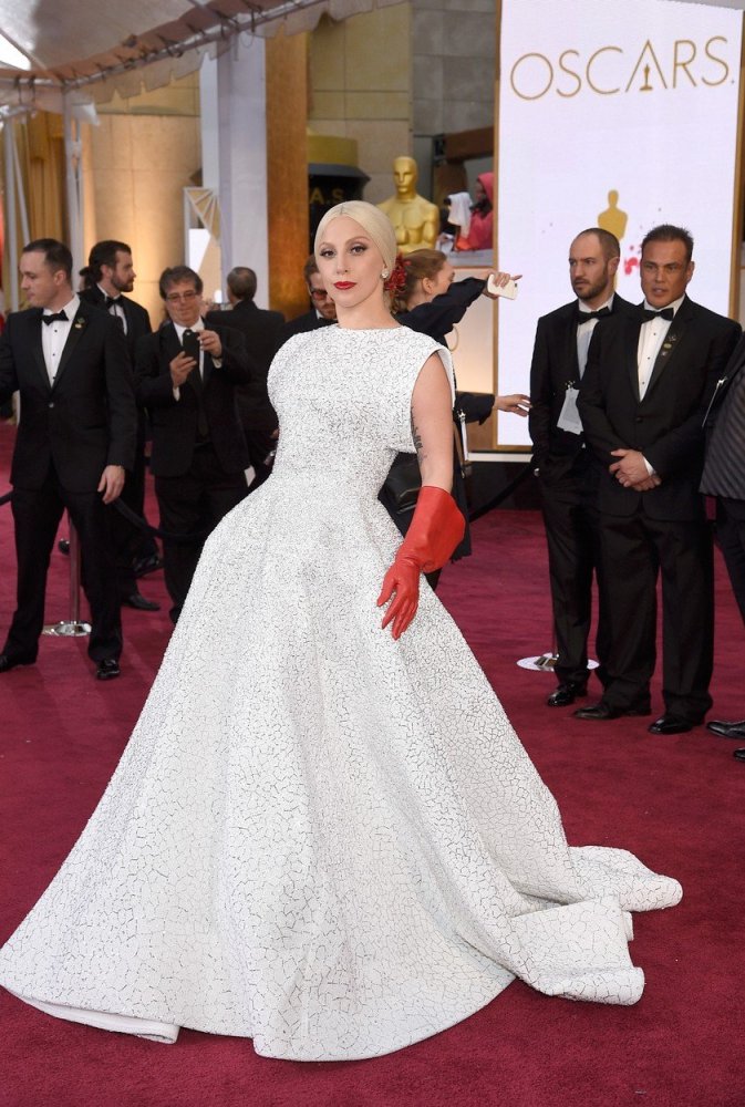 Lady Gaga v šatech Alaia