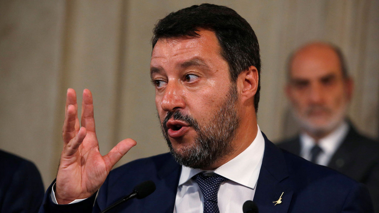 Matteo Salvini nejprve shodil italskou vldu, msto do kesla premira novho kabinetu ale zam do opozice.