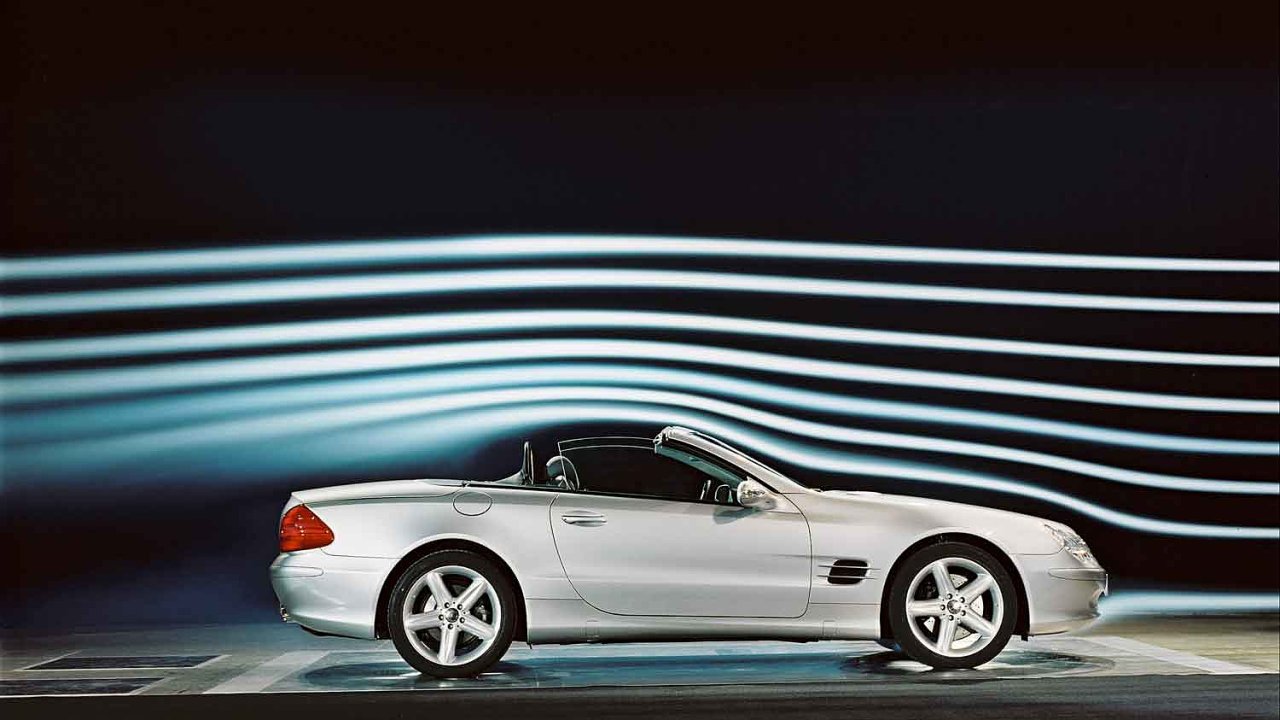 Mercedes-Benz SL bhem testu aerodynamiky