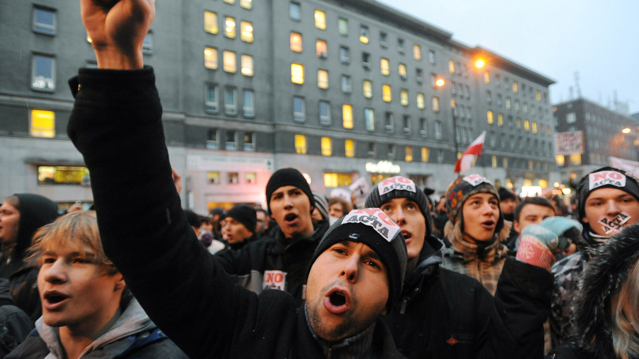 Demonstrace v Polsku kvli protipirtsk smlouv