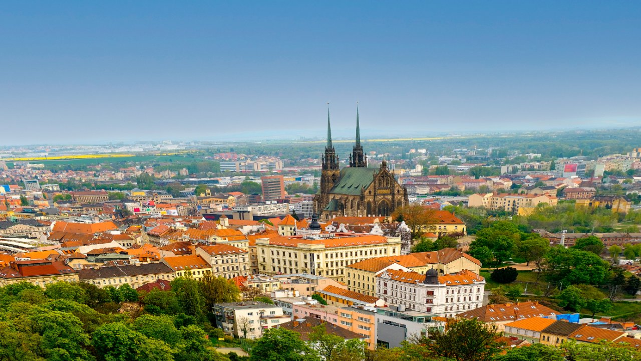 Nadstandardn� st�edn�dob� n�jmy byt� a business ubytov�n� v�hotel�ch v Brn� poskytuje EFI Hotels