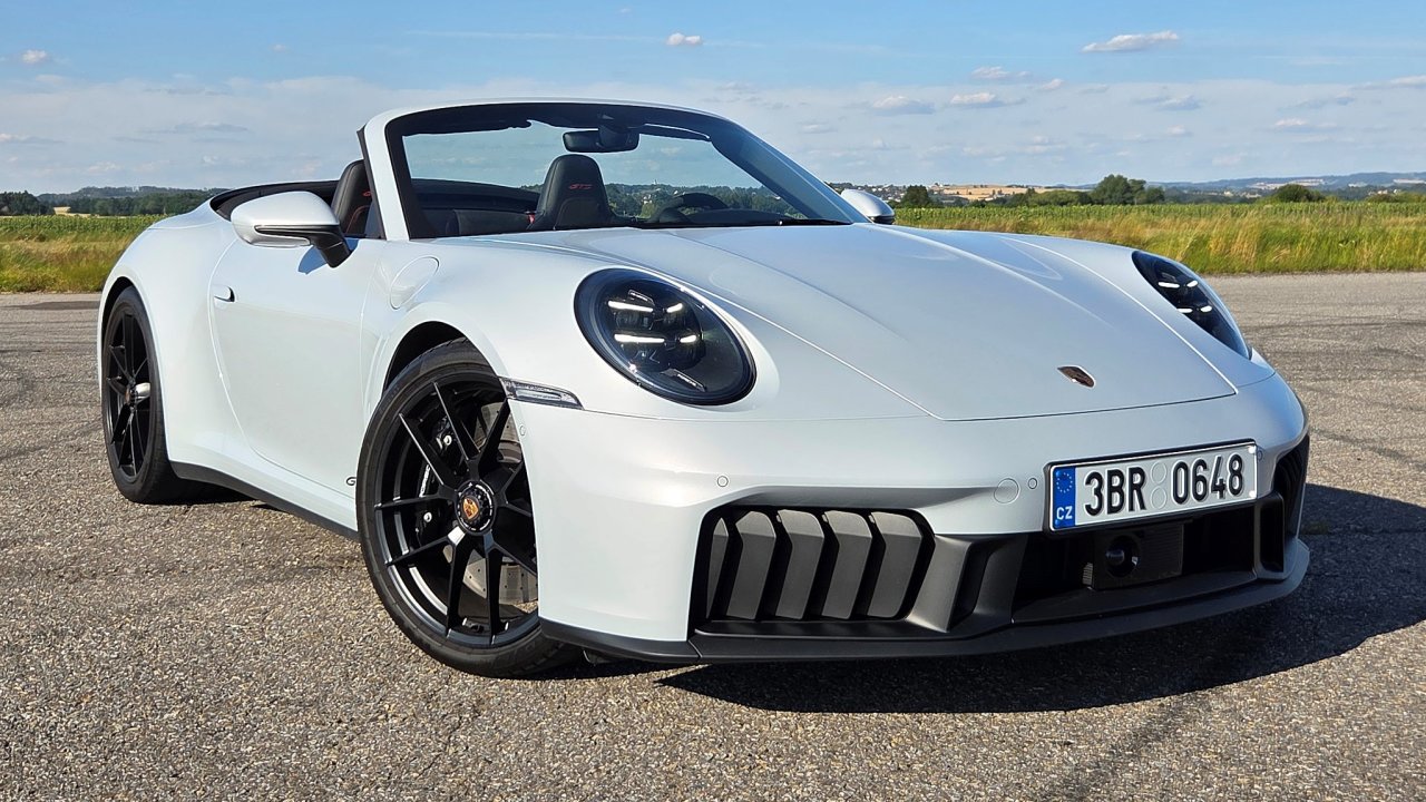 Testovan� Porsche 911 Carrera 4 GTS Cabriolet pat�� k nejlep��m sportovn�m...