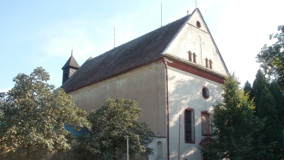 Klter kapucnsk s kostelem Narozen Pn (Opono), Kupkovo nm. 132, Opono