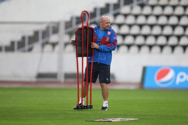 Koubek: �&iacute;nsk&yacute; boom se mi nel&iacute;b&iacute;. Nev&iacute;m, kde se ty pen&iacute;ze berou, j&aacute; tam vid�l hladov�j&iacute;c&iacute; lidi