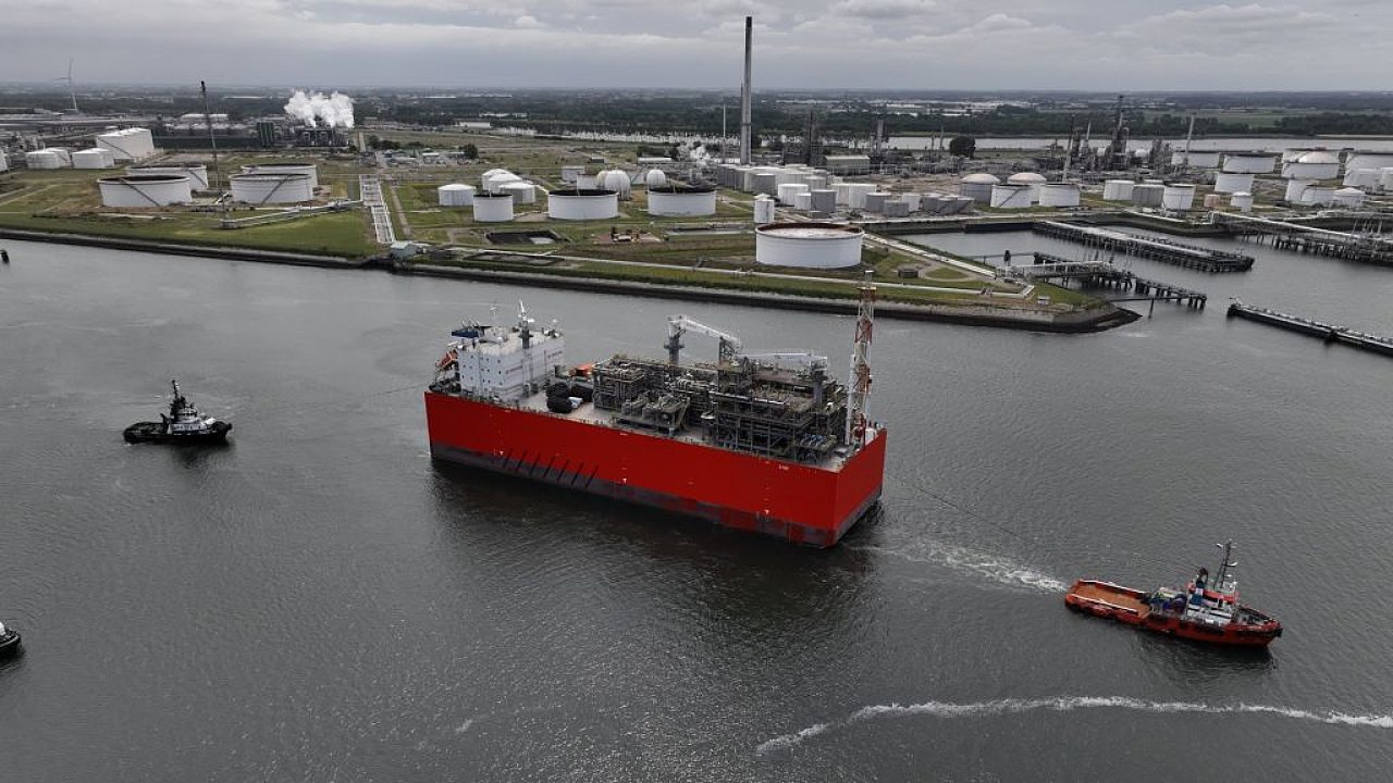 Podle Gasunie budou terminál LNG v nizozemském pøístavu Eemshaven tvoøit plovoucí jednotky Exmar S188 a Golar Igloo.