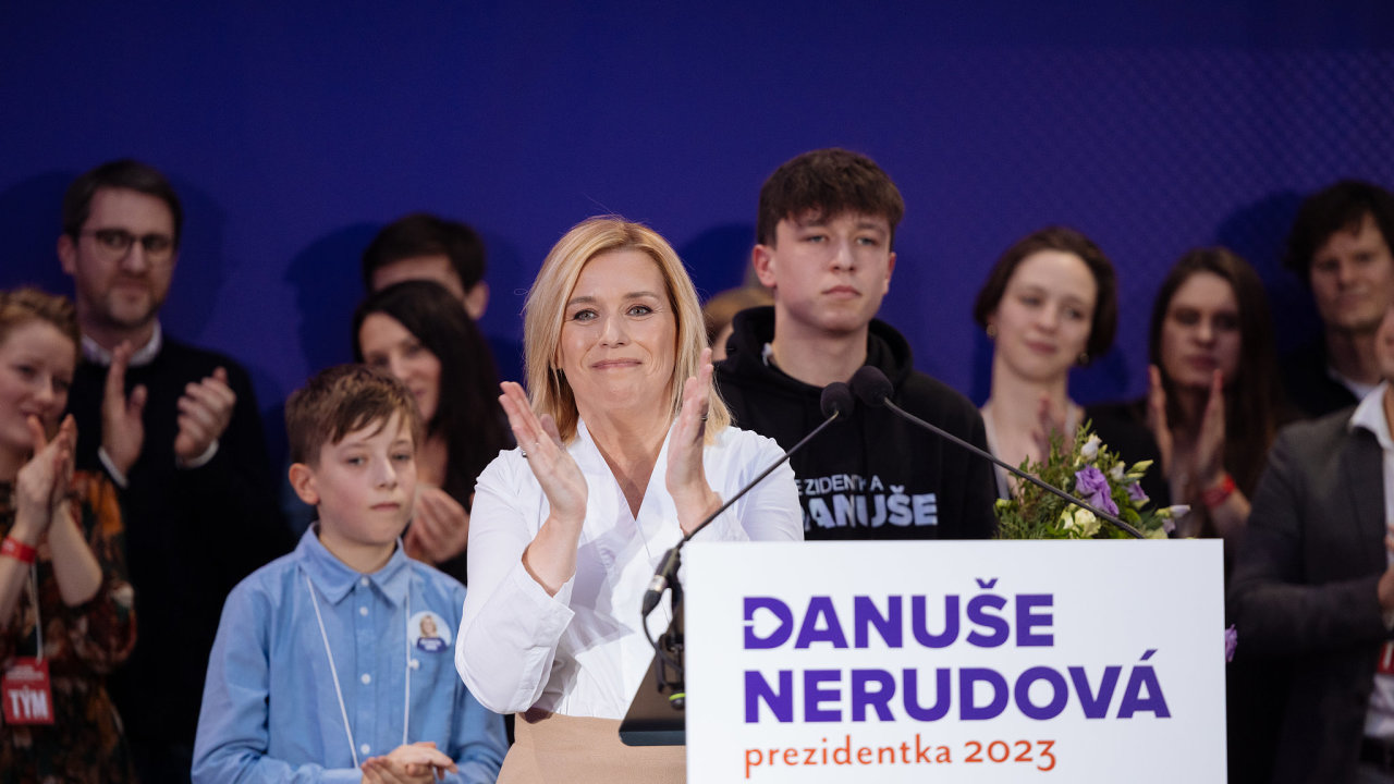 Volebn tb Danue Nerudov bhem vyhlen vsledk prvnho kola prezidentskch voleb, Praha, 14. 1. 2023.