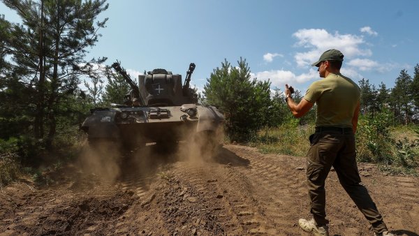 Ukrajinci bojují o udržení předmostí na levém břehu Dněpru