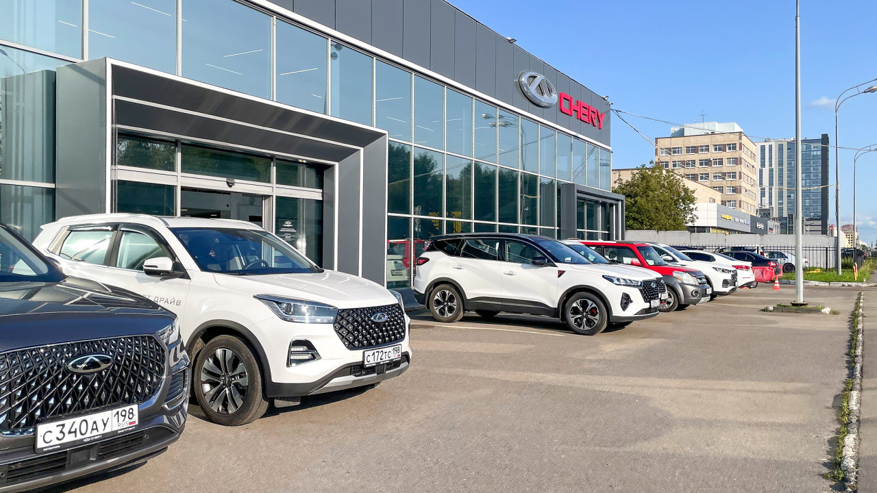 Prodejna nskch automobil CHERY, GEELY, Petrohrad, Rusko