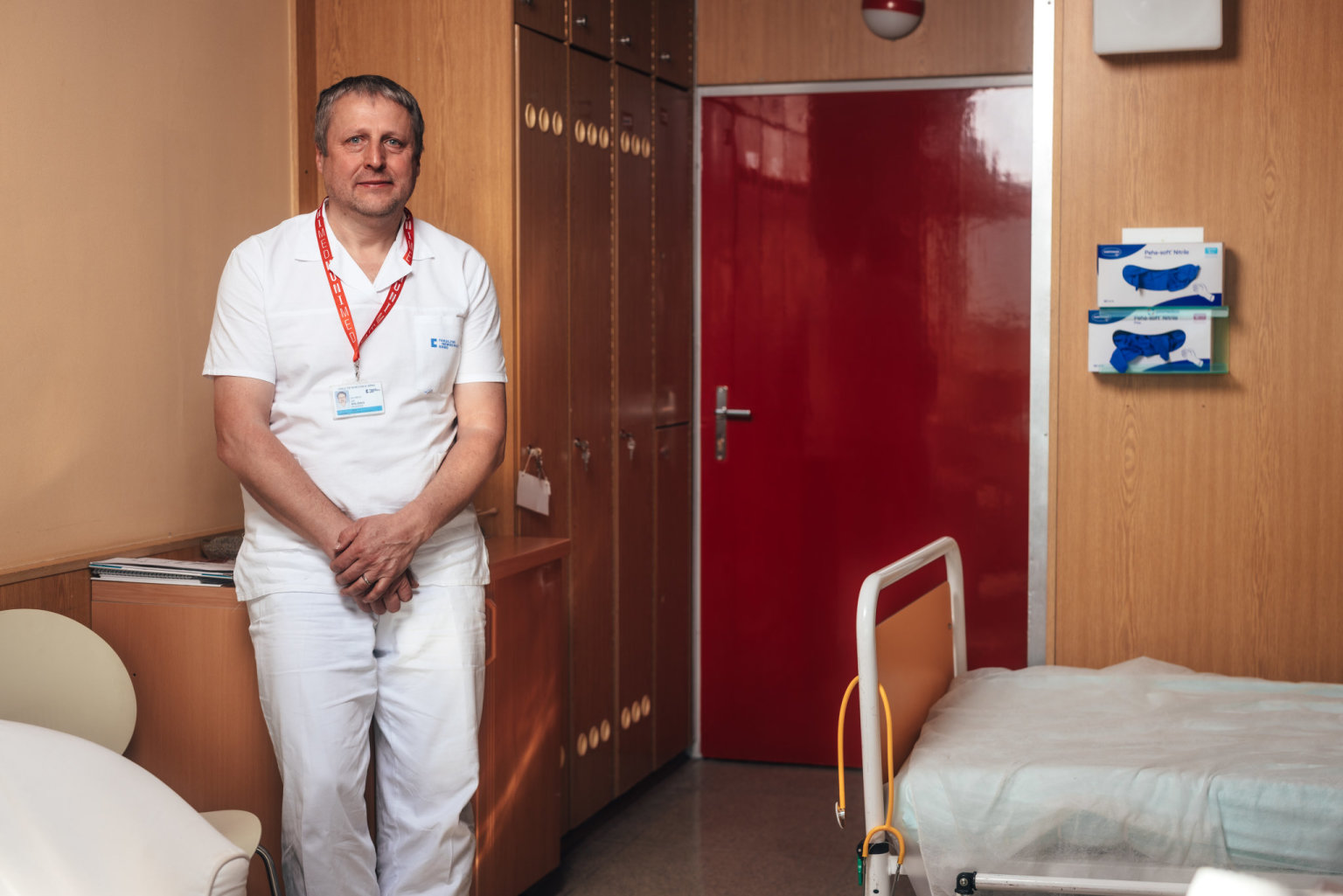 I když se nestanou specializovanými paliatry, získají základní kompetence v péči o pacienty v závěru života. (Foto: Tomáš Škoda) Základní výbava všech lékařů. Paliativní péči se od letošního roku povinně učí všichni medici brněnské lékařské fakulty.