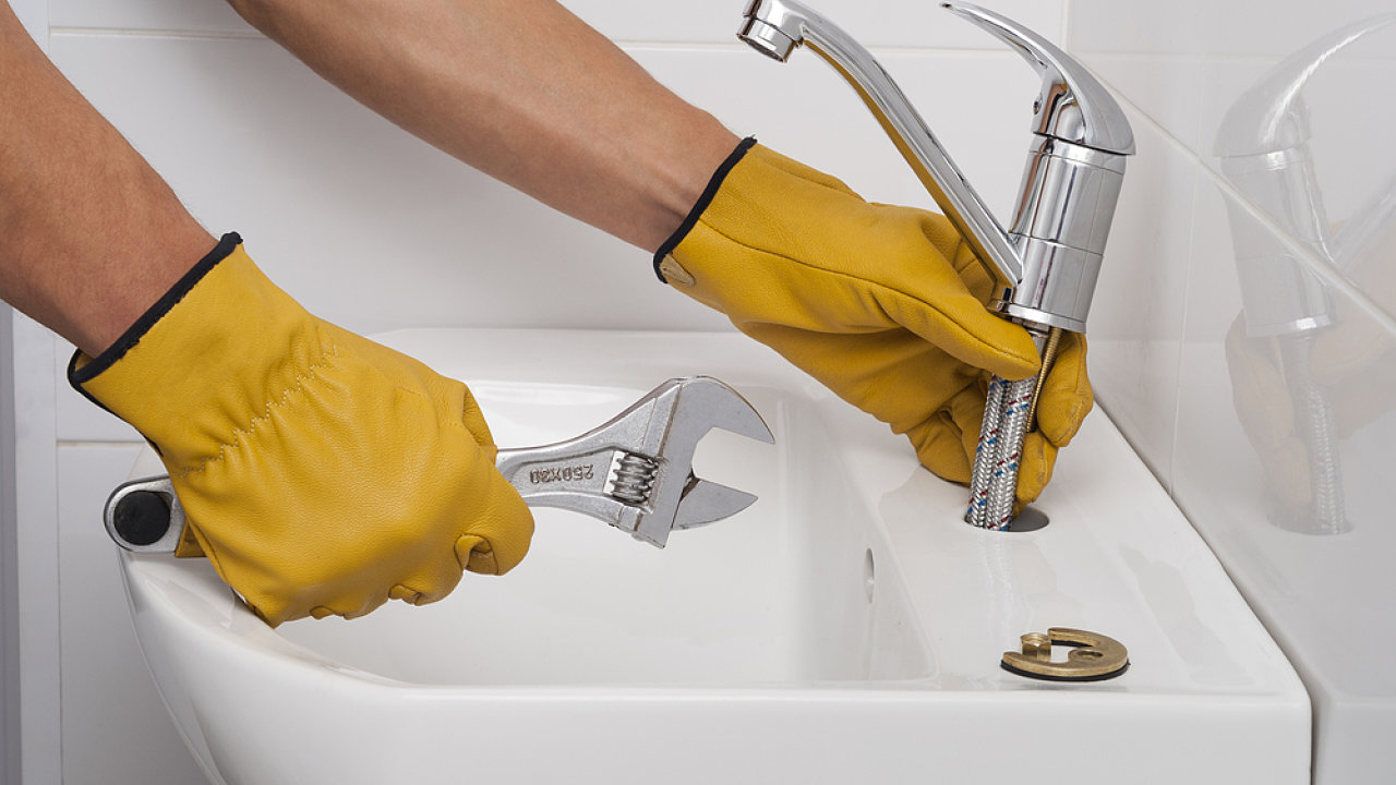 Komer�n� �l�nek