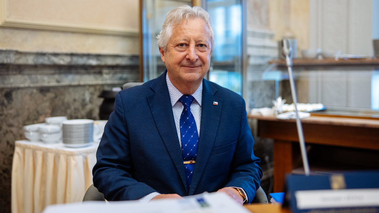Jarom�r Z�na, ministr obrany