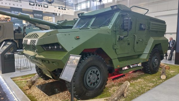 Lehké bojové vozidlo Patriot které ve Šternberku vyrábí Excalibur Army,...