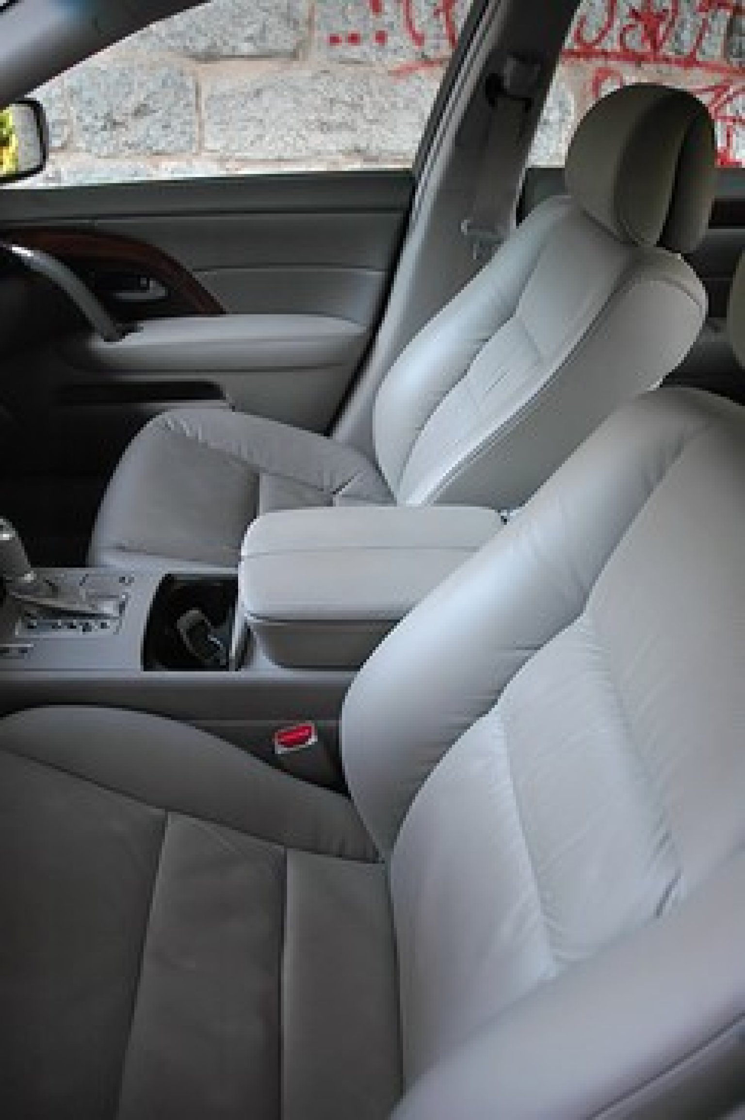961320343_honda_legend_19_244x367_.jpg