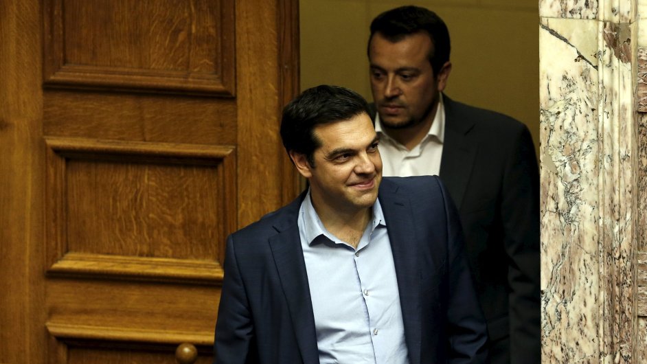 eck premir Alexis Tsipras na schzi parlamenty, kter schvlil druh balk reforem.