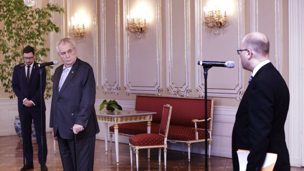 Prezident Miloš Zeman a premiér Bohuslav Sobotka na Hradě.